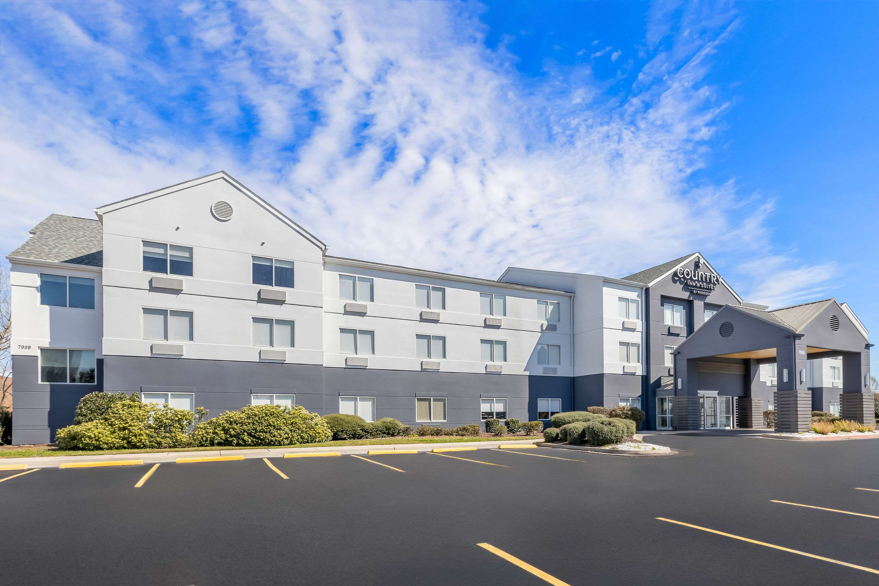 Hotel exterior | Baton Rouge Inn & Suites LSU/Medical Corridor
