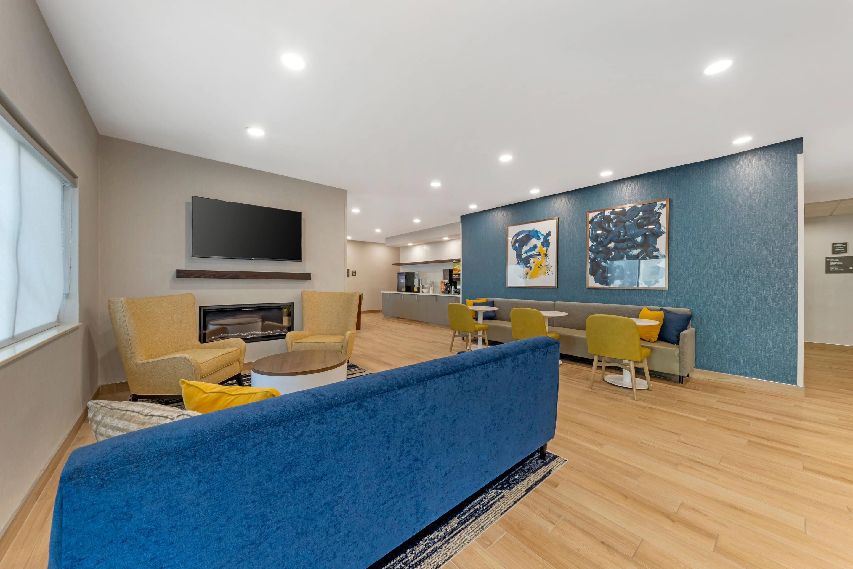 Hotel lobby | Comfort Inn & Suites Oklahoma City North - Quail Springs