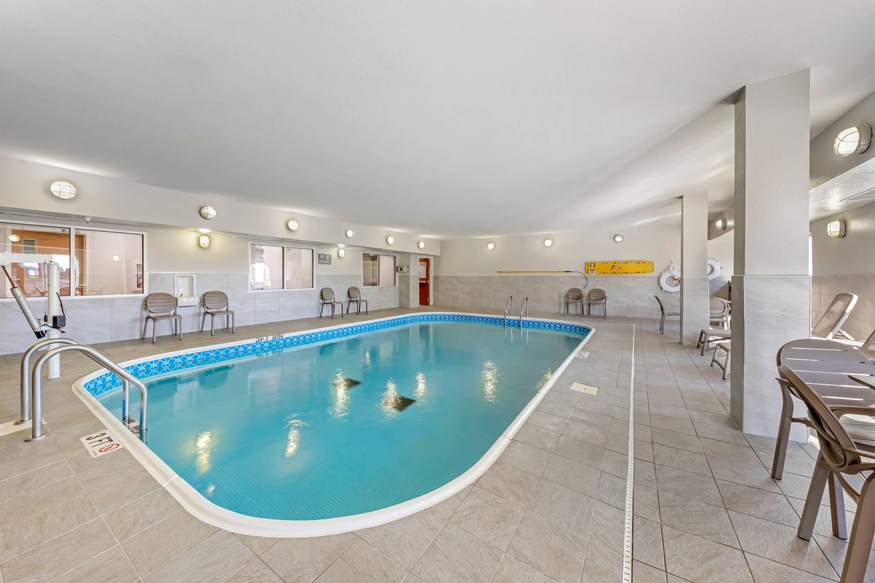 Indoor pool | Comfort Inn & Suites Oklahoma City North - Quail Springs