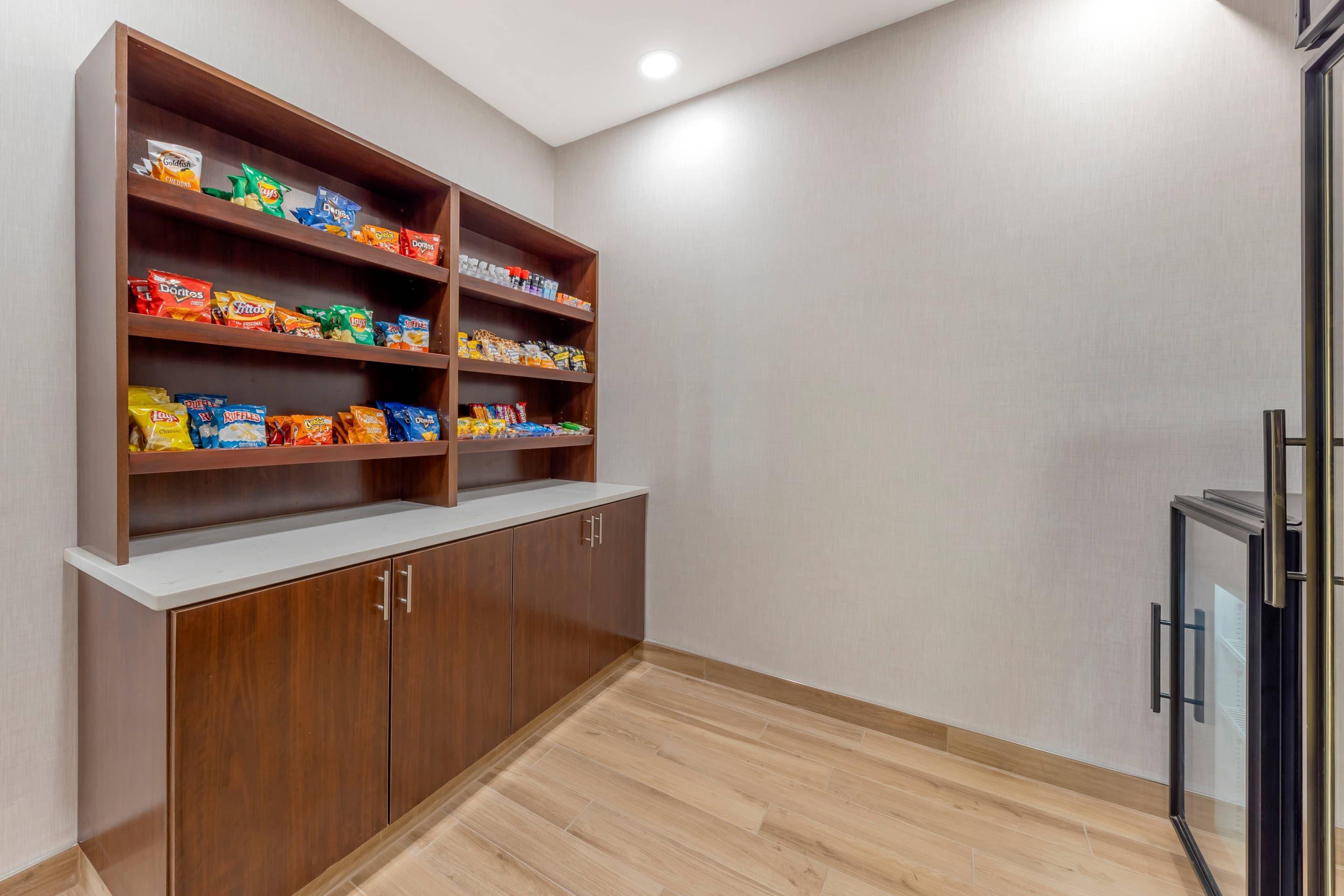 Hotel marketplace | Comfort Inn & Suites Oklahoma City North - Quail Springs