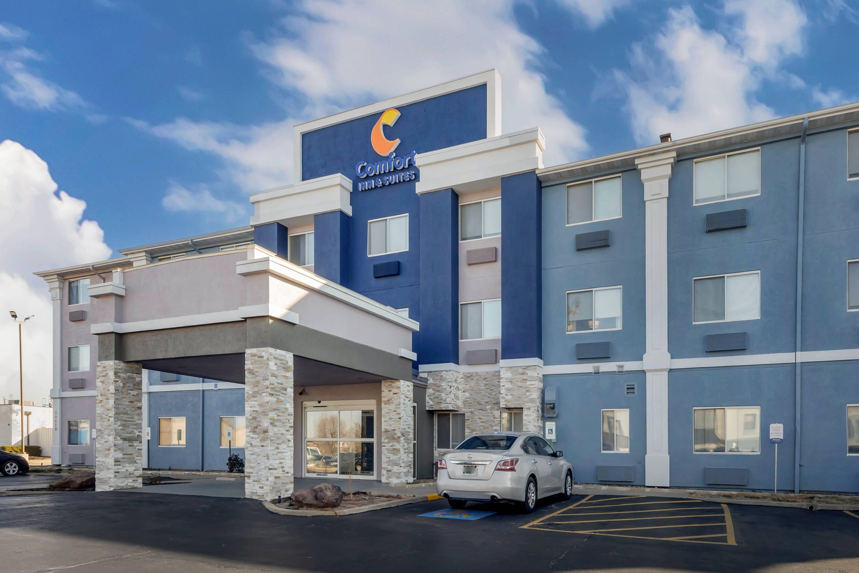 Hotel exterior | Comfort Inn & Suites Oklahoma City North - Quail Springs