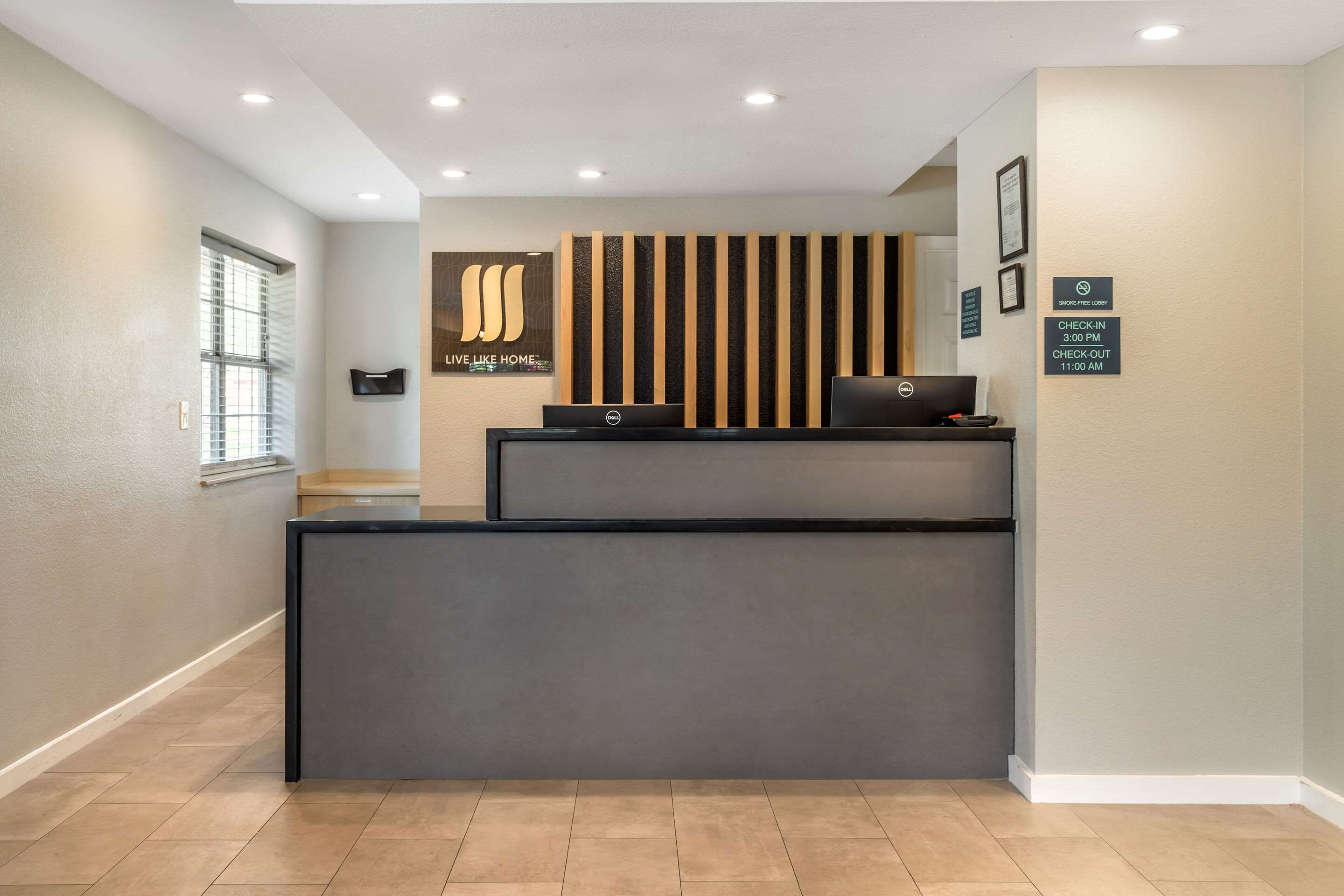 Front desk | TownePlace Suites by Marriott Houston NASA/Clear Lake