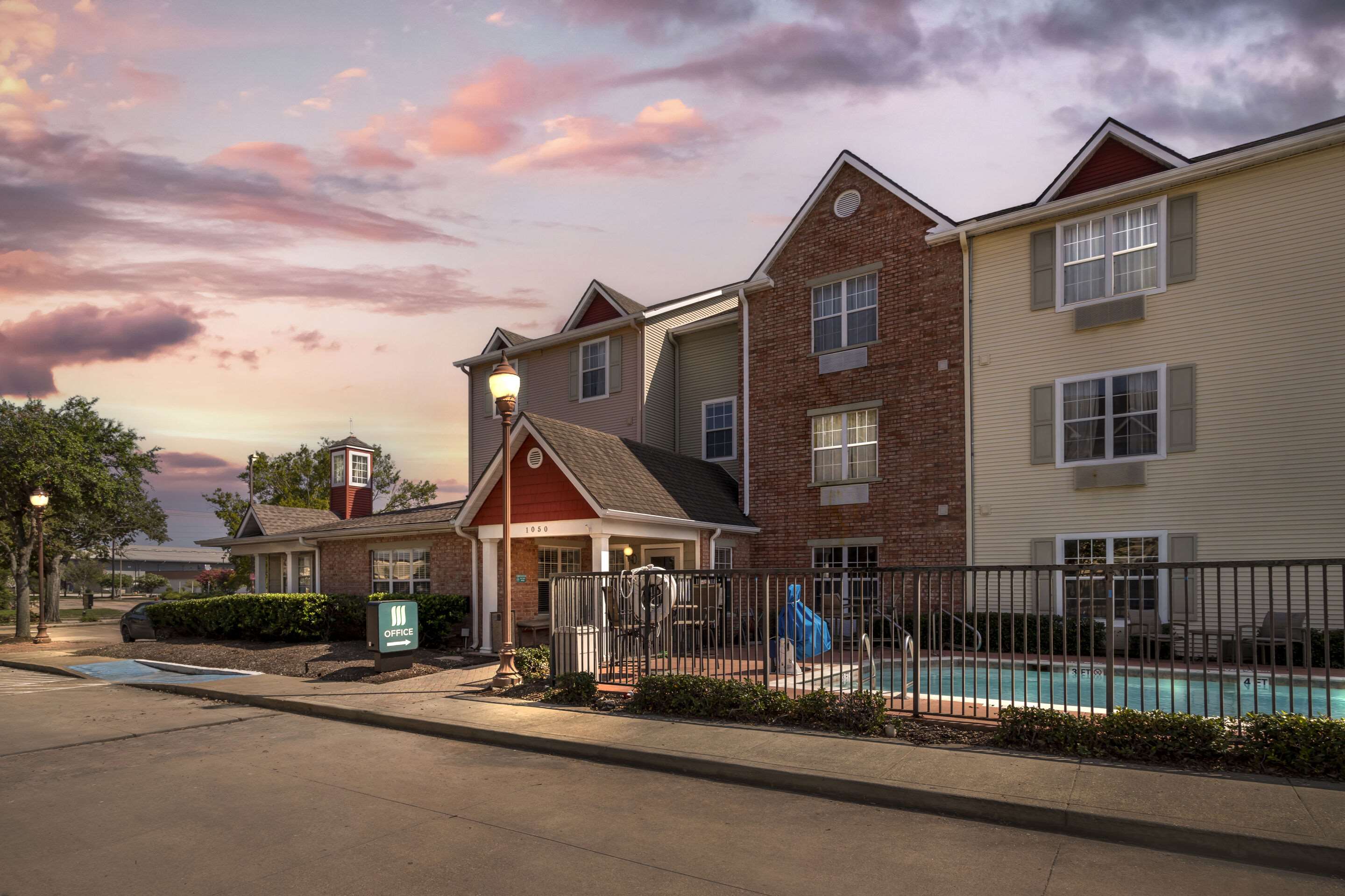 Twilight | TownePlace Suites by Marriott Houston NASA/Clear Lake