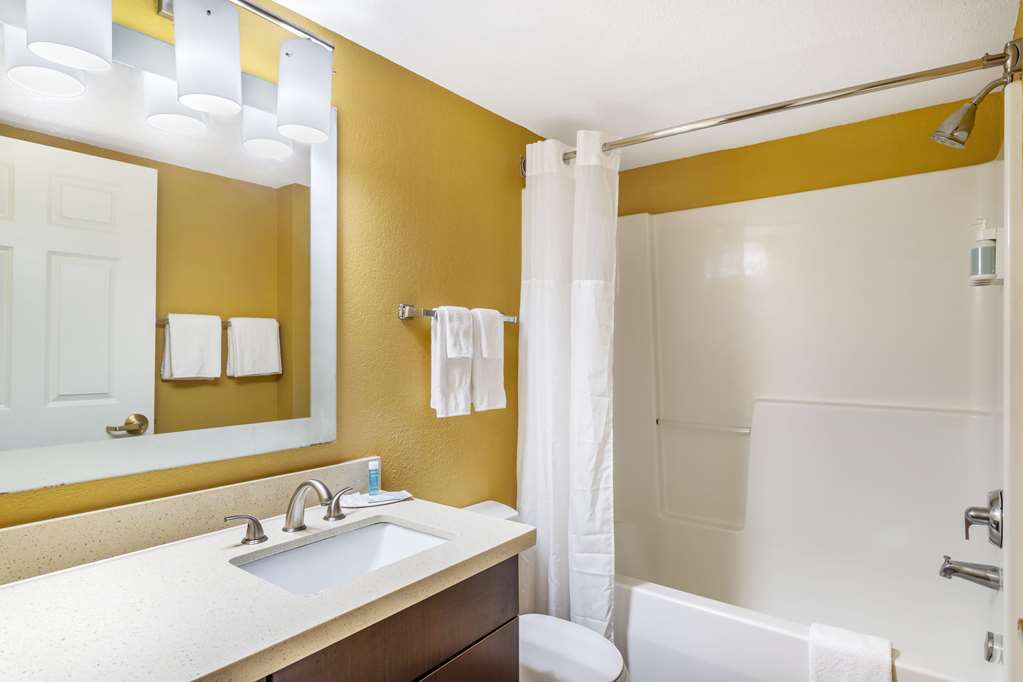 MAINSTAY SUITES HOUSTON NASA-CLEAR-guestroom-Guest Room,Bathroom,On-Site.jpg