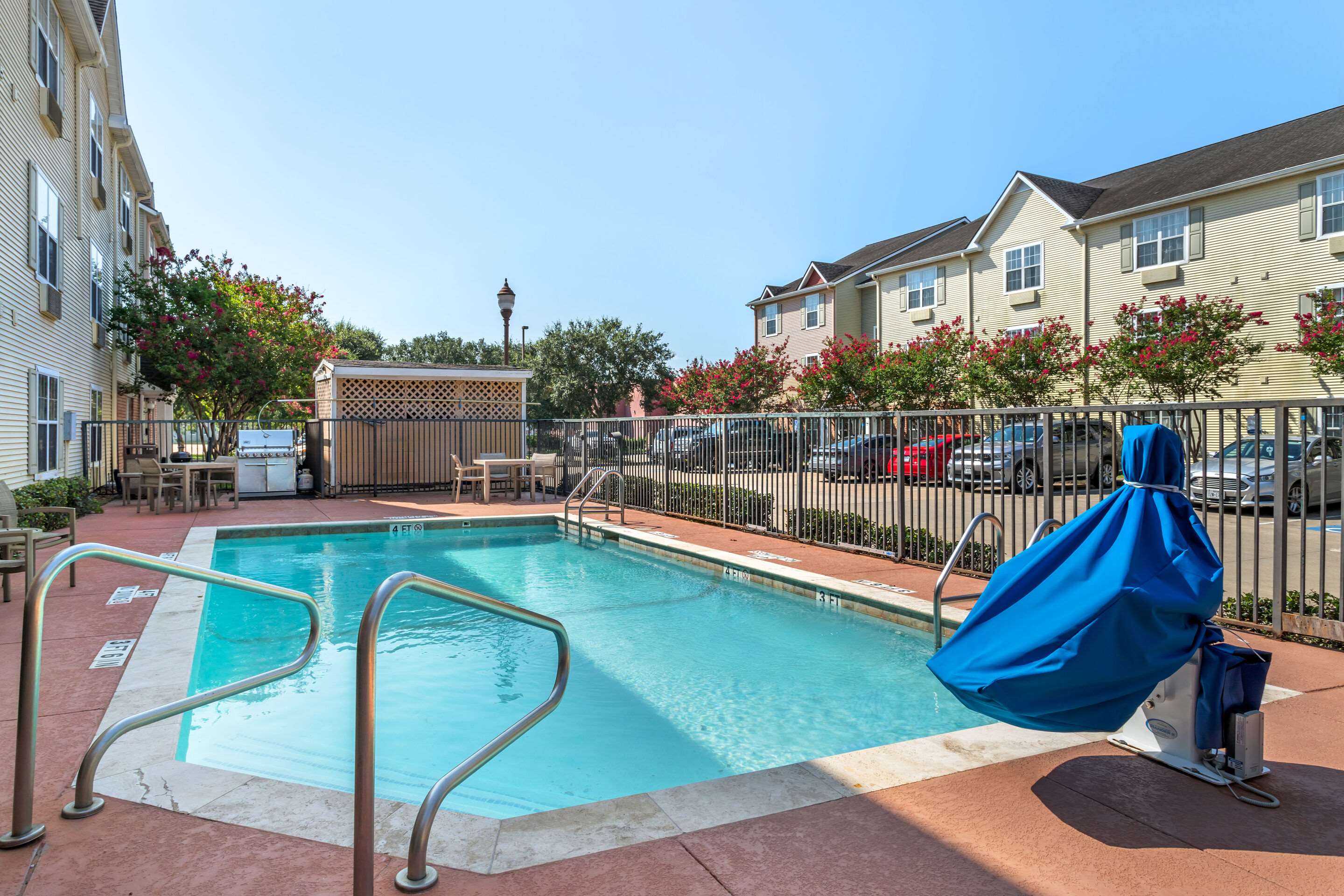 Outdoor pool | TownePlace Suites by Marriott Houston NASA/Clear Lake
