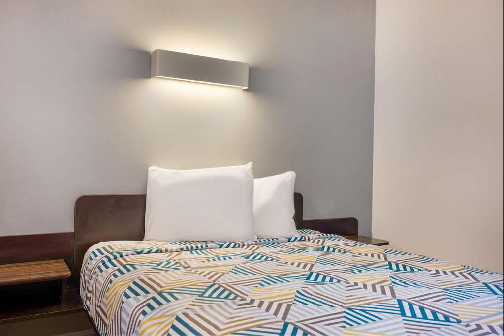 STUDIO 6 SUITES TEXAS CITY, TX I--guestroom-Guest Room,Suite,On-Site.jpg