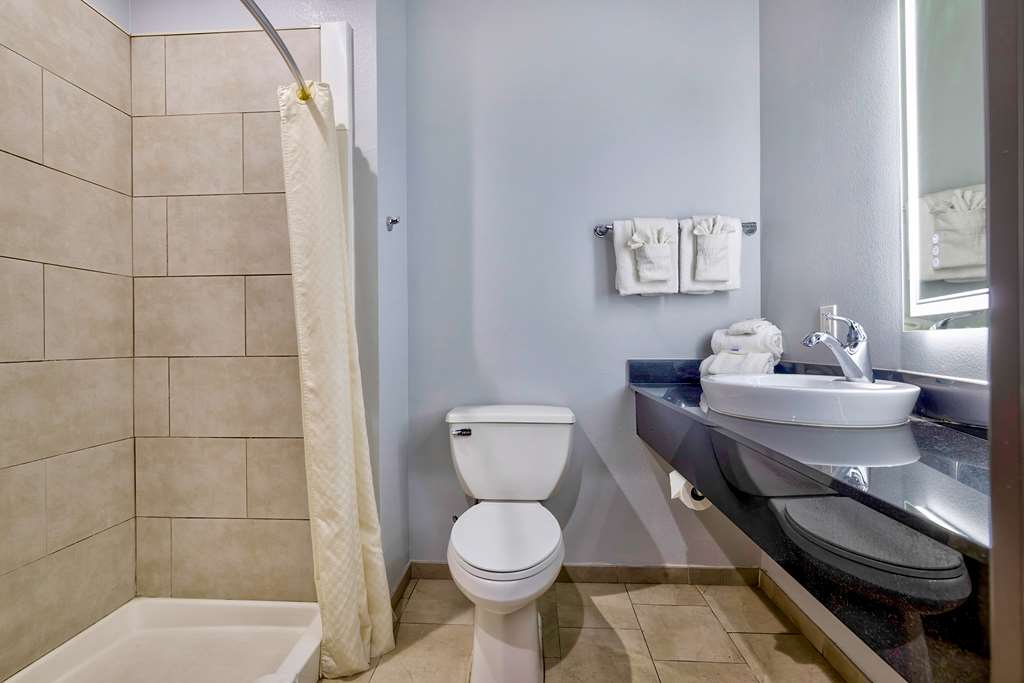 STUDIO 6 SUITES TEXAS CITY, TX I--guestroom-Guest Room,Bathroom,On-Site.jpg