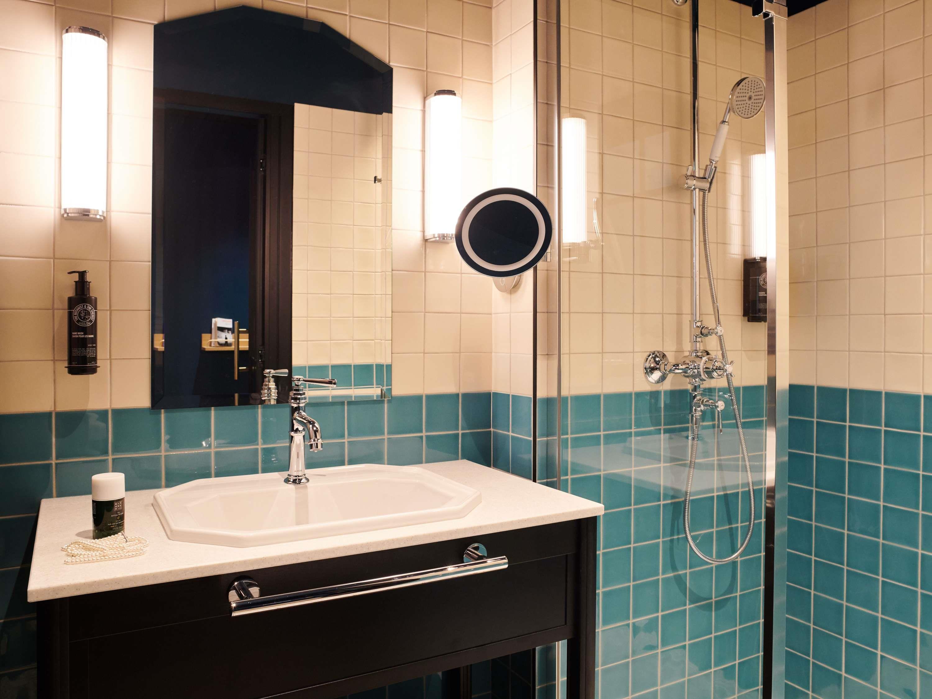 Square Lodge Hotel Room Type - Classic Room with 1 double bed