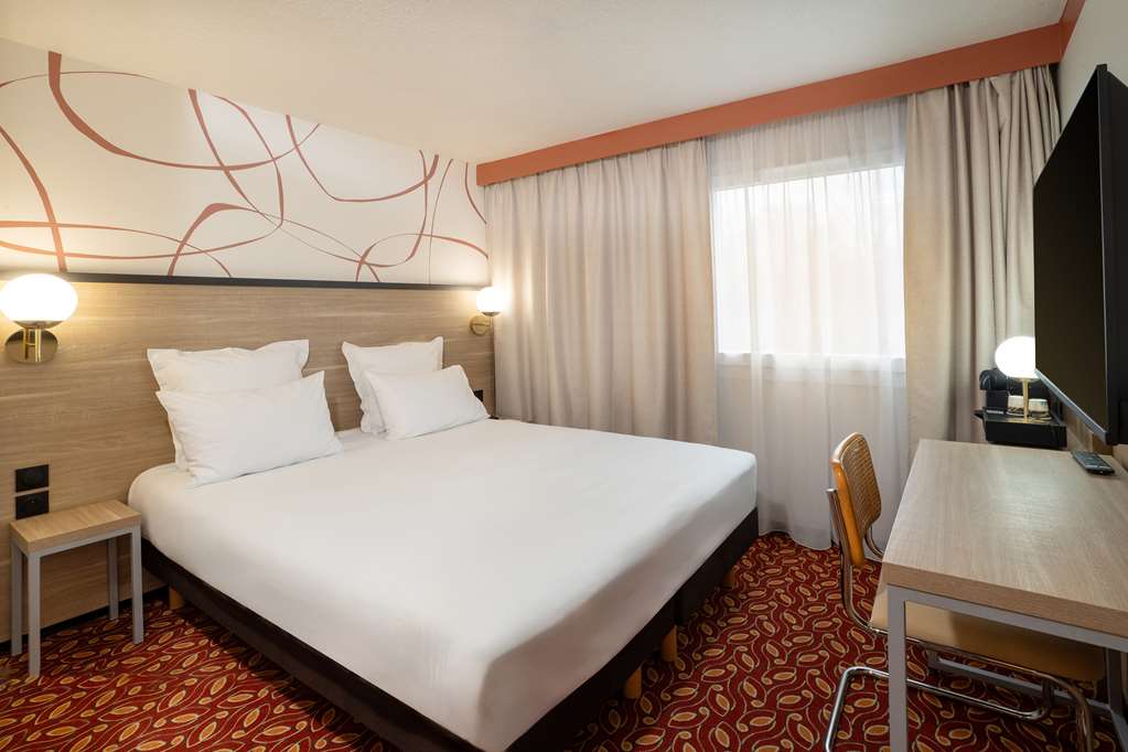 Sure Hotel by Best Western Caen Memorial-guestroom-Guest Room,On-Site.jpg