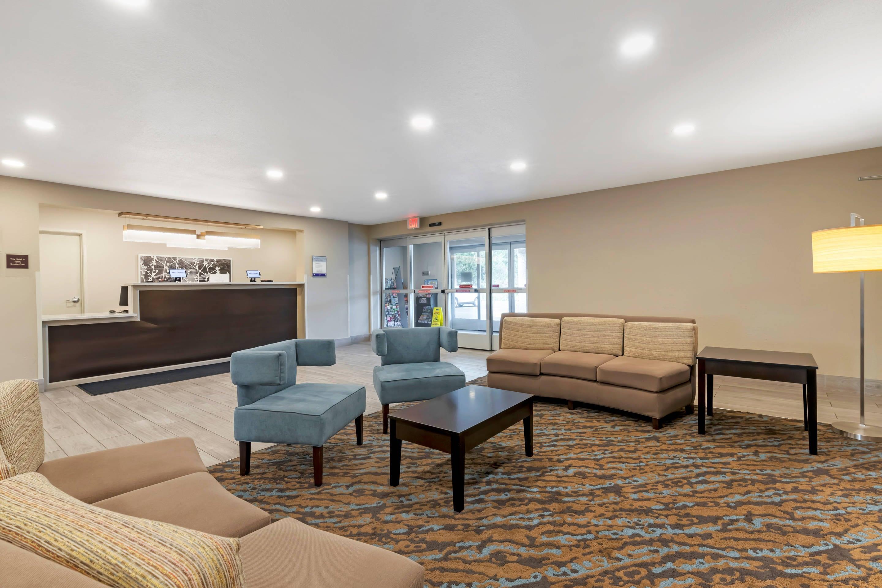 Lobby with sitting area