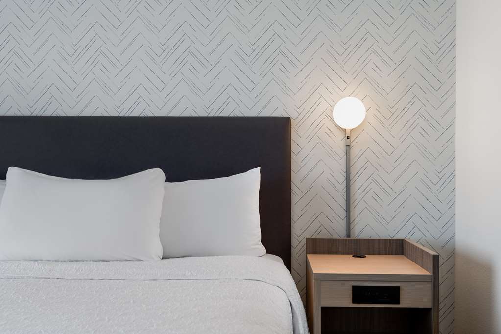 HOME2 SUITES BY HILTON TROY-guestroom-Guest Room,On-Site.jpg