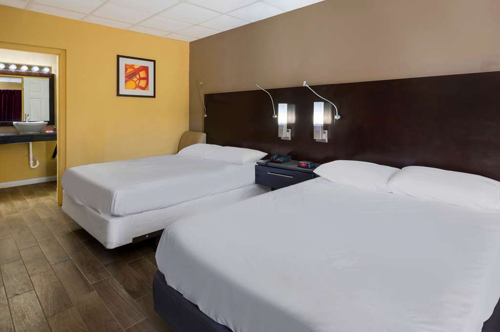 ECONO LODGE GRETNA - NEW ORLEANS-guestroom-Guest Room,On-Site.jpg