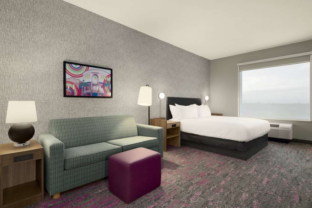 HOME2 SUITES BY HILTON SAN JUAN-guestroom-Guest Room,On-Site.jpg