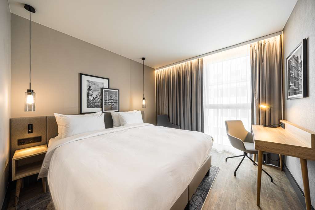RADISSON HOTEL LEIPZIG-guestroom-Guest Room,On-Site.jpg