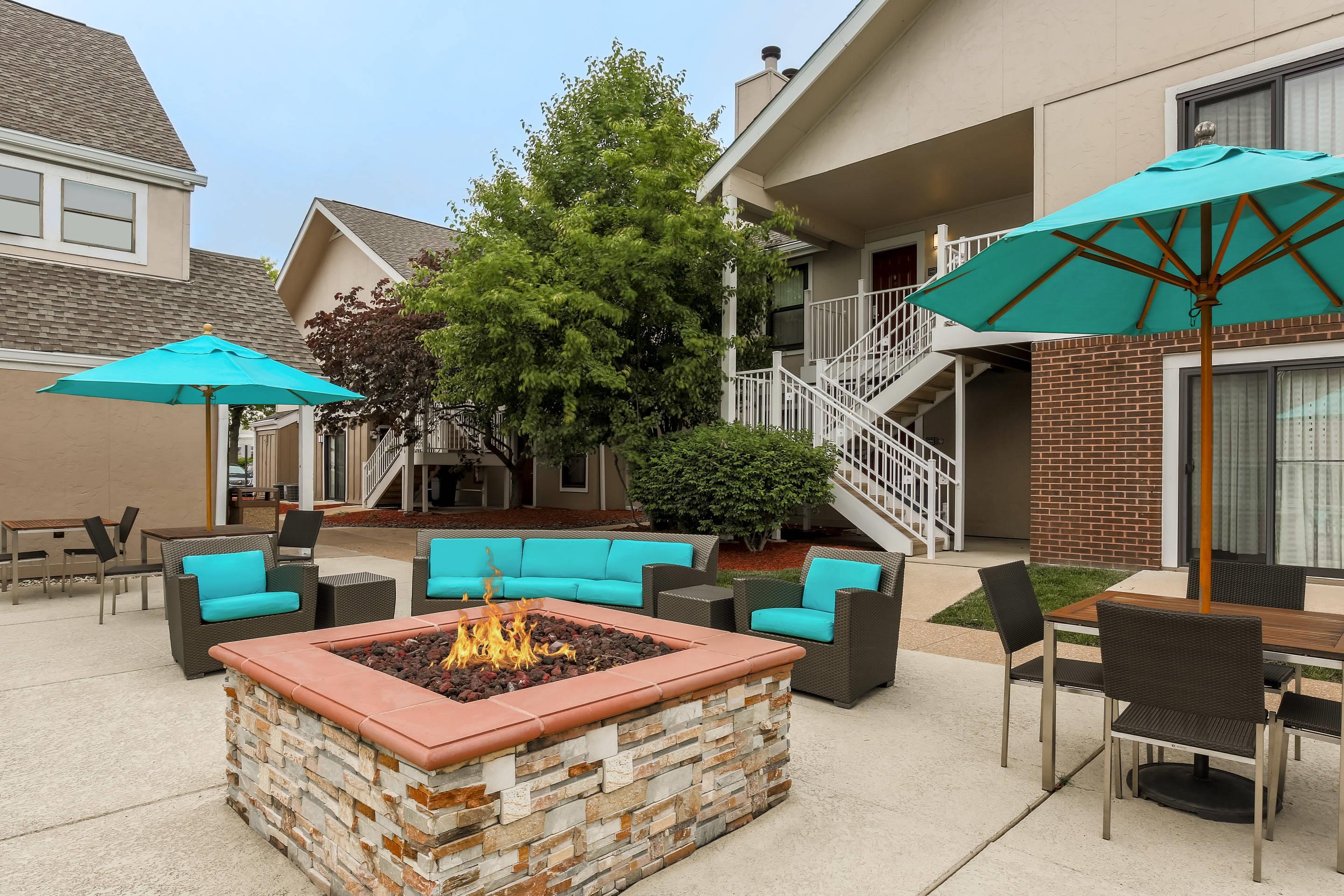 Relax by the pool | MainStay Suites St. Louis - Galleria