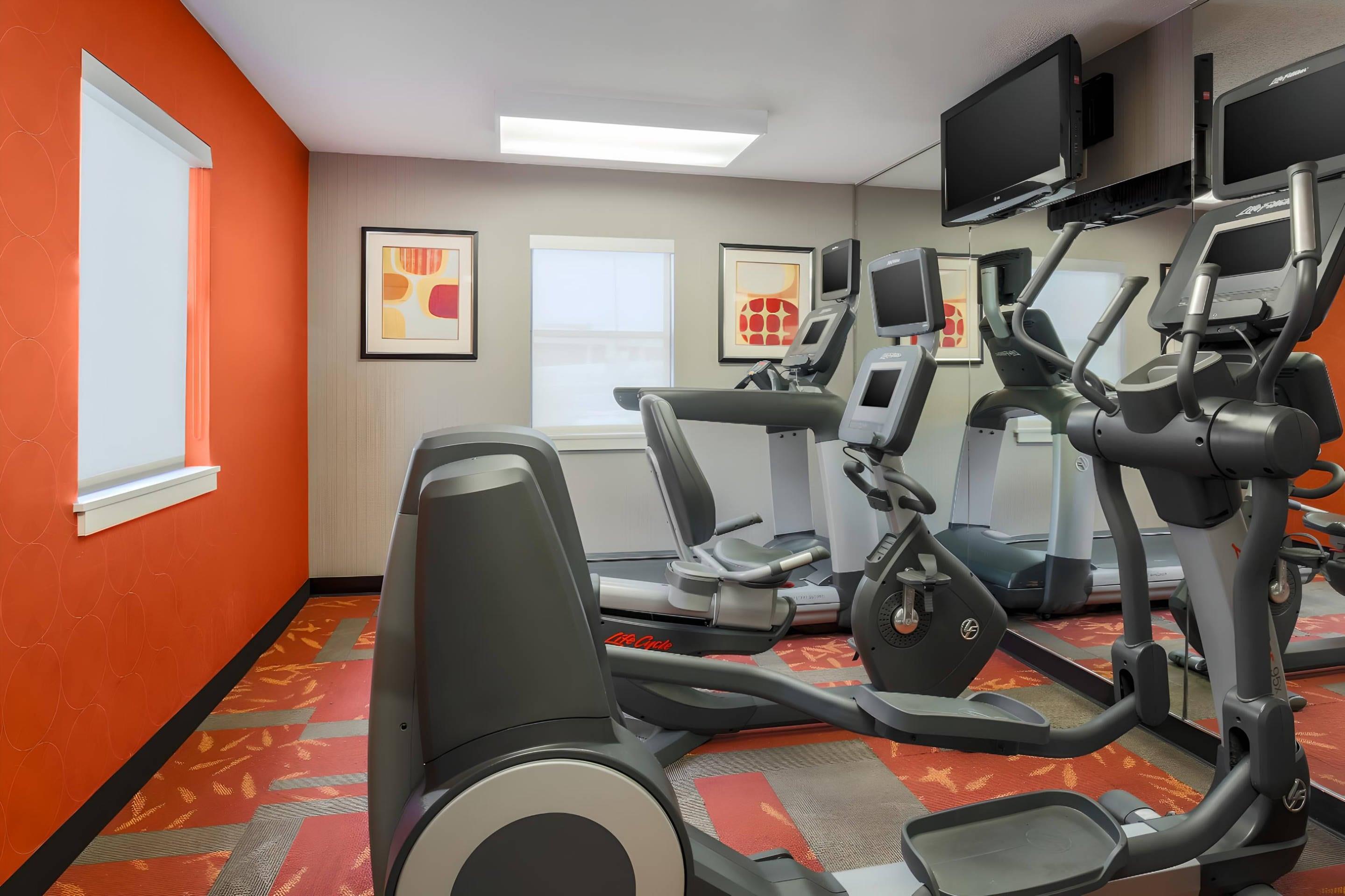Fitness center | MainStay Suites St. Louis - Galleria