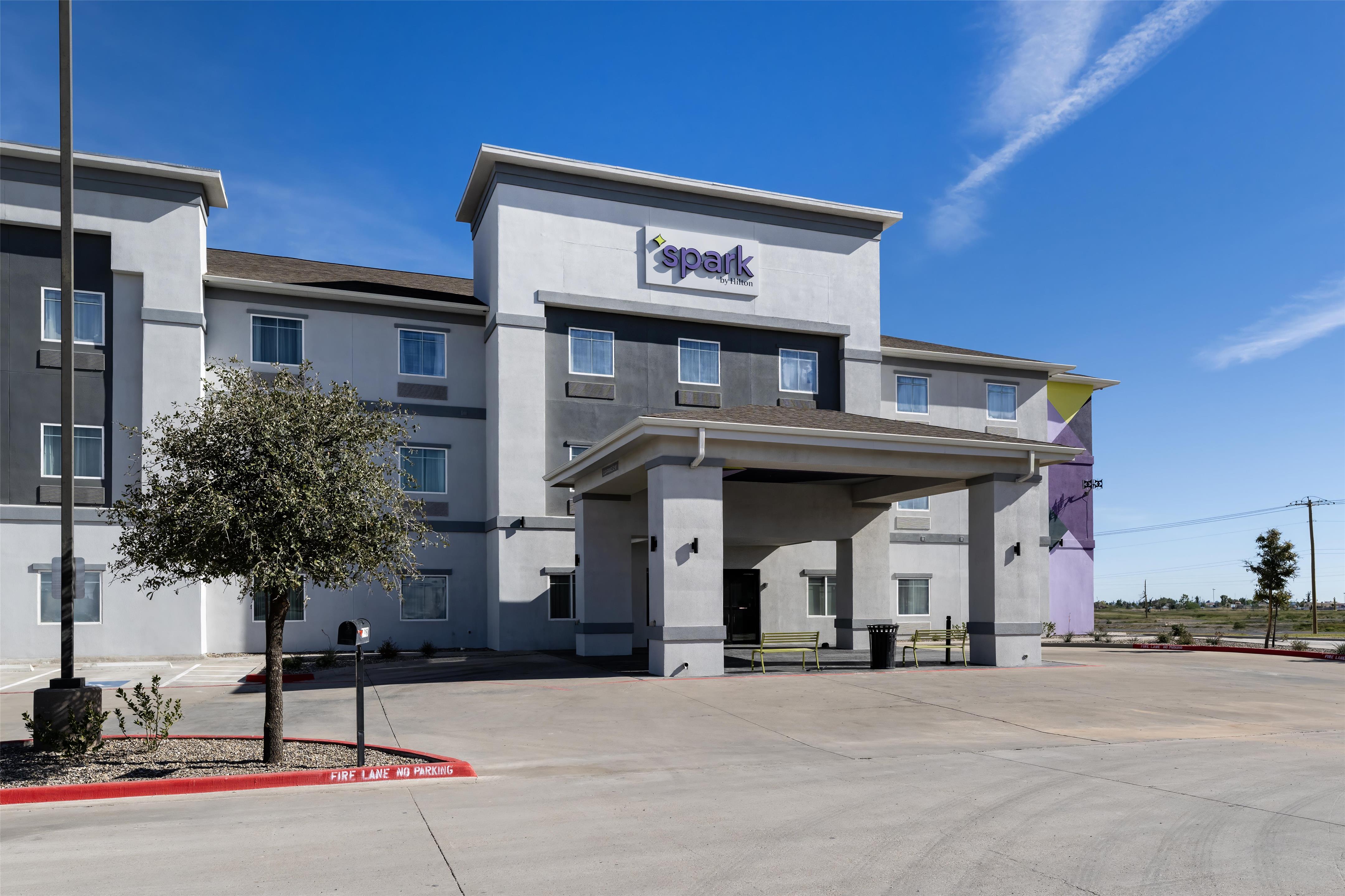 Exterior | Spark by Hilton Midland South