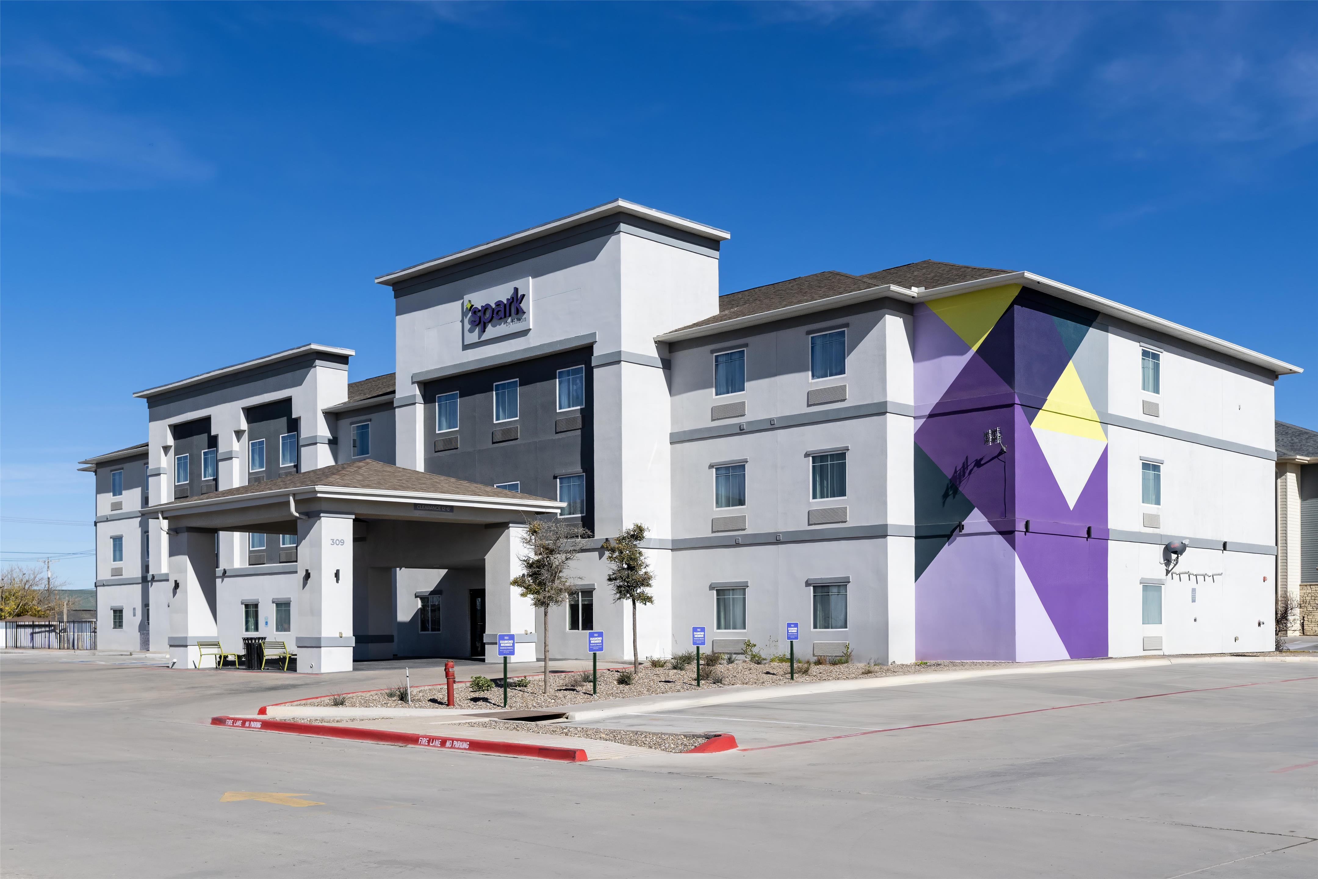Exterior | Spark by Hilton Midland South