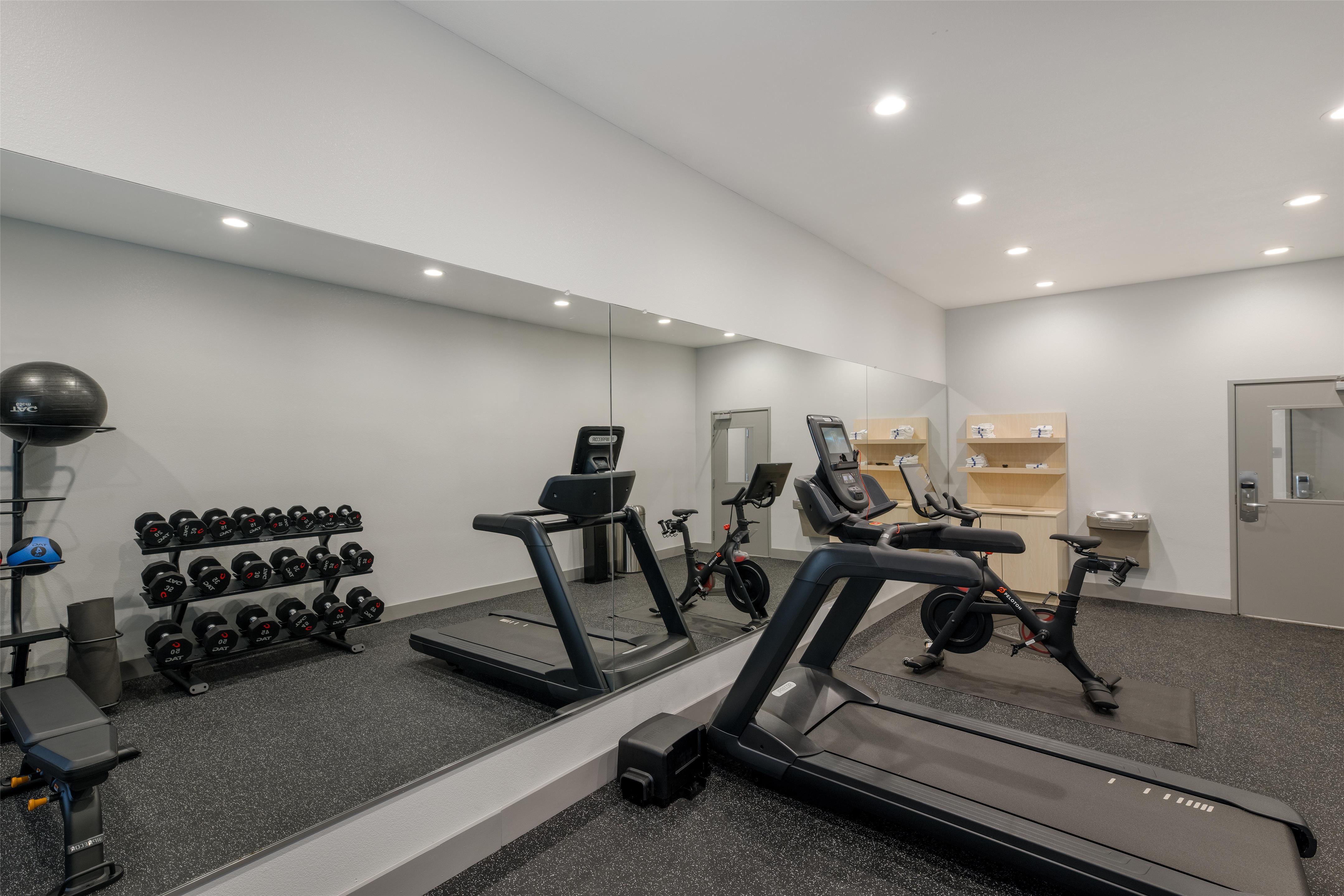 Health club fitness center gym | Spark by Hilton Midland South