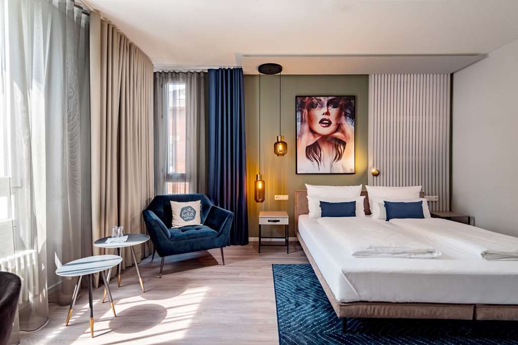 ASPIRE ELEMENTS REUTLINGEN TM-guestroom-Guest Room,On-Site.jpg