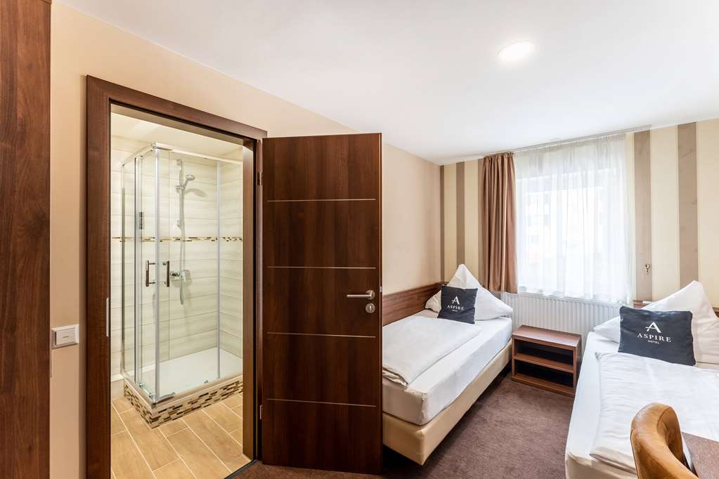ASPIRE CASTILLIO REUTLINGEN TM-guestroom-Guest Room,On-Site.jpg