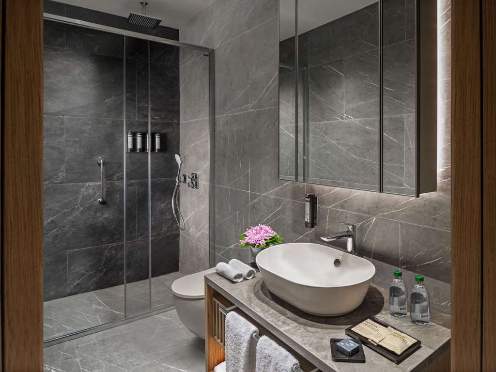 Mövenpick Living Istanbul Saklivadi-guestroom-Guest Room,Bathroom,On-Site.jpg