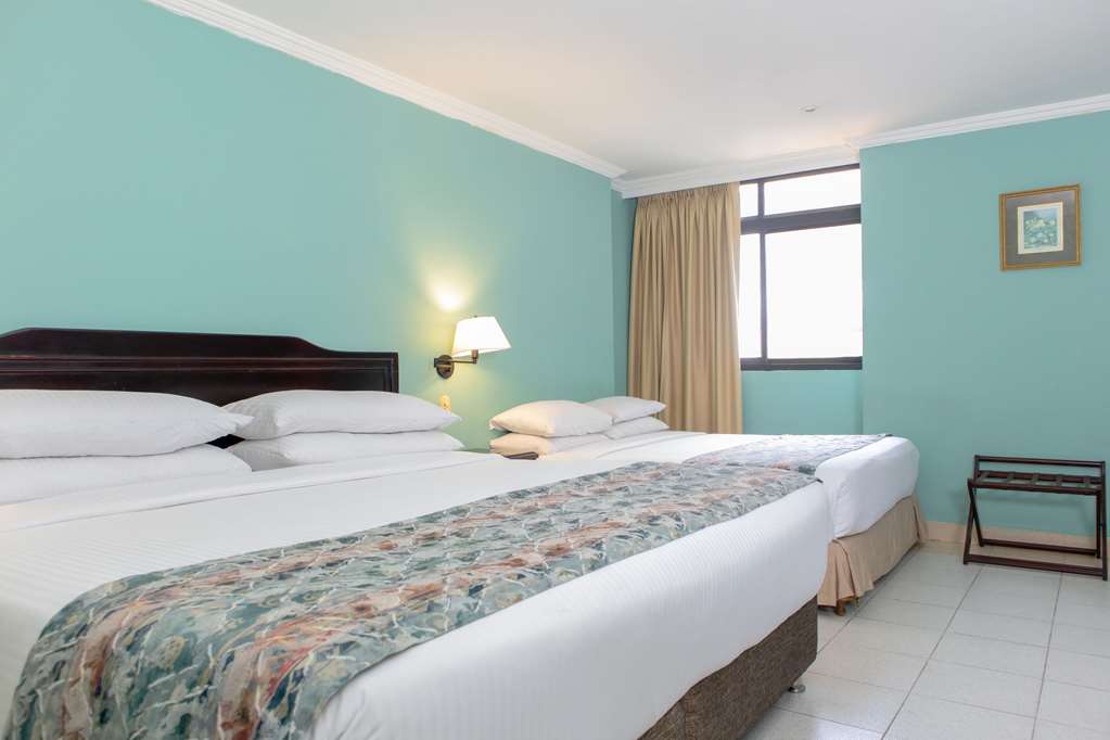 HTL FARANDA EXP PUERTA DEL SOL-guestroom-Guest Room,Suite,On-Site.jpg