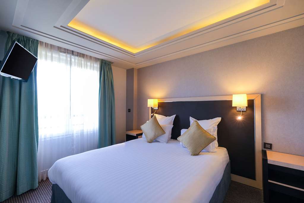 ZENITUDE HOTEL LA VALADIRE AN ASCEN-guestroom-Guest Room,On-Site.jpg