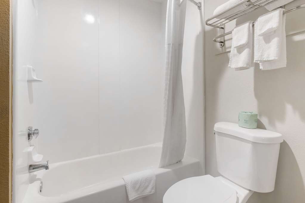 SUBURBAN STUDIOS-guestroom-Guest Room,Bathroom,On-Site.jpg