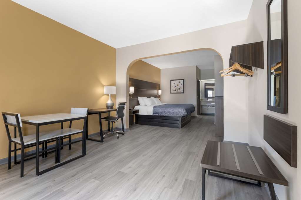 SUBURBAN STUDIOS-guestroom-Guest Room,Suite,On-Site.jpg