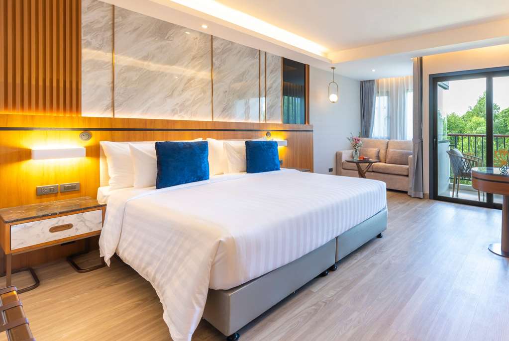 WYNDHAM JOMTIEN PATTAYA-guestroom-Guest Room,King bed,On-Site.jpg