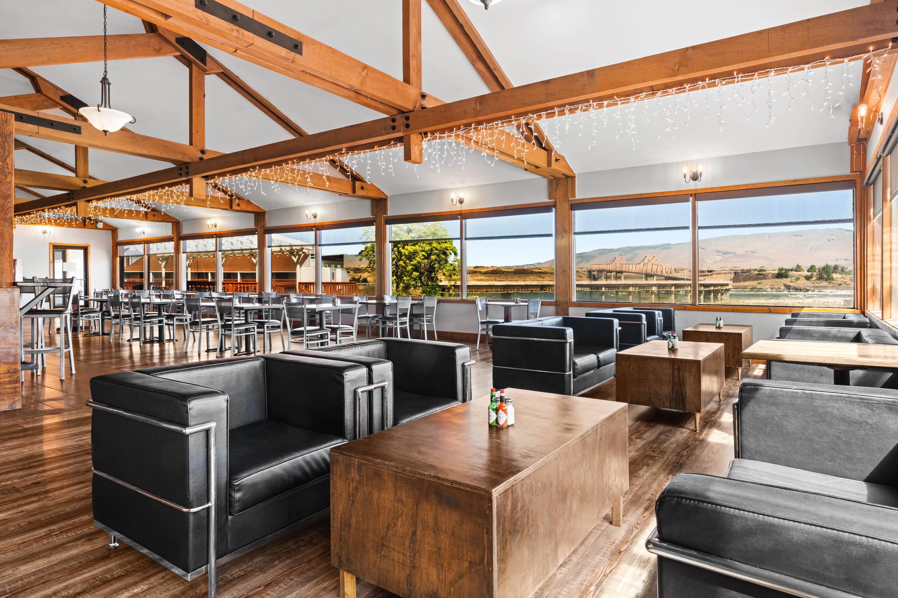 Portage Grill | Columbia River Hotel, Ascend Hotel Collection