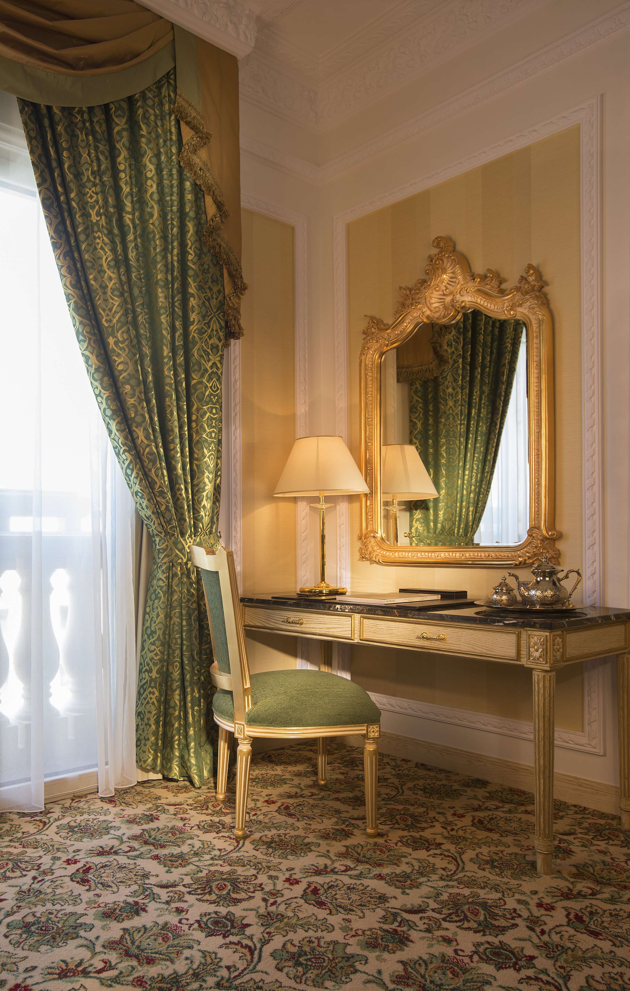 Royal Rose Hotel Abu Dhabi, Curio Collection by Hilton Room Type - King Room - Mobility Access