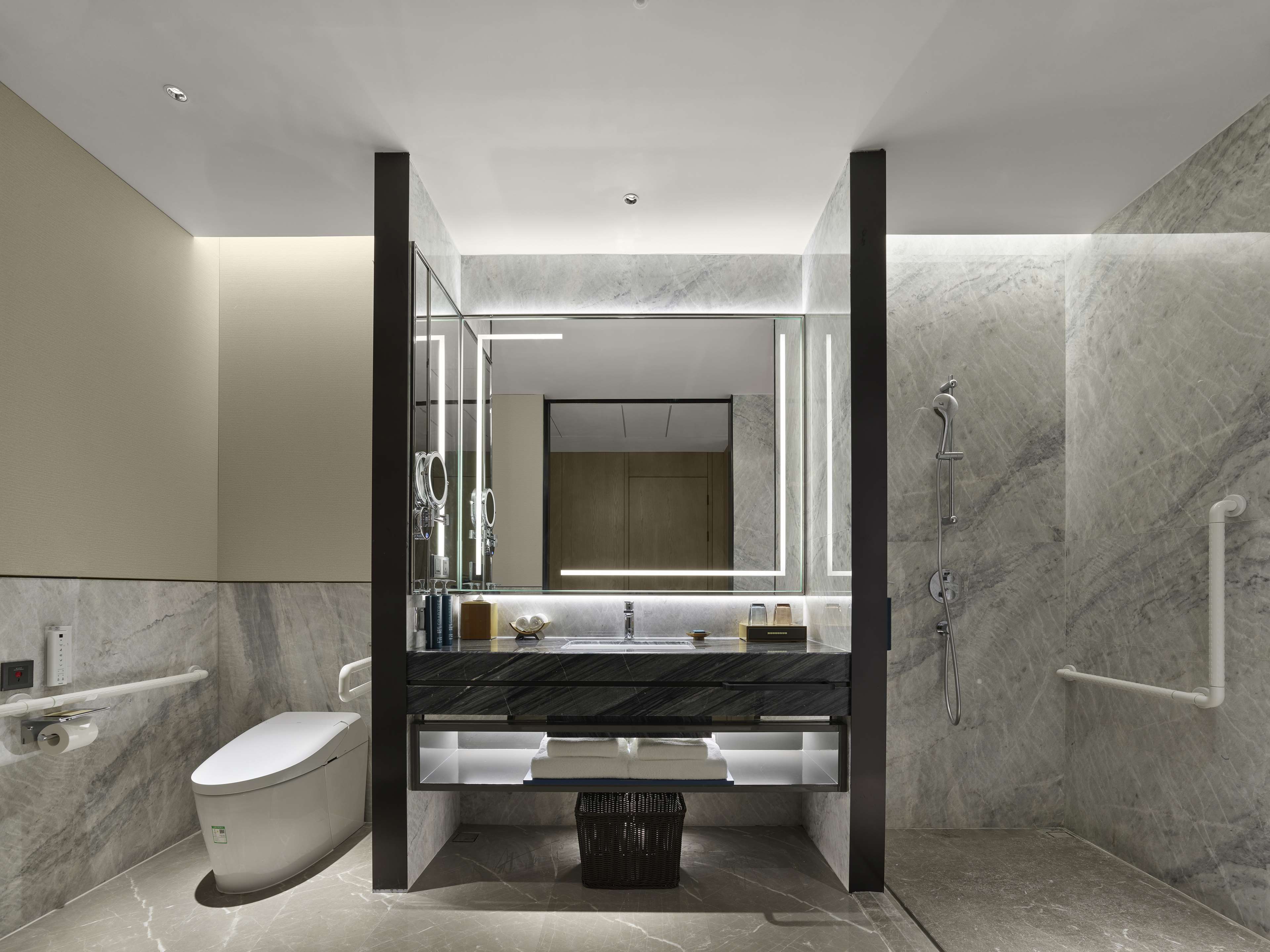 Hilton Yuyao - Tap to explore photos