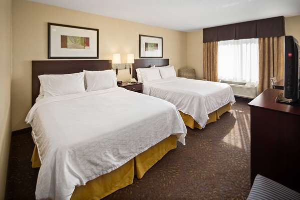 2 Queen Beds, 1-Bedroom, Suite, Non-Smoking
