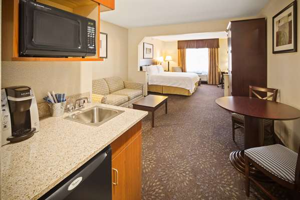 1 King Bed, Suite, Non-Smoking
