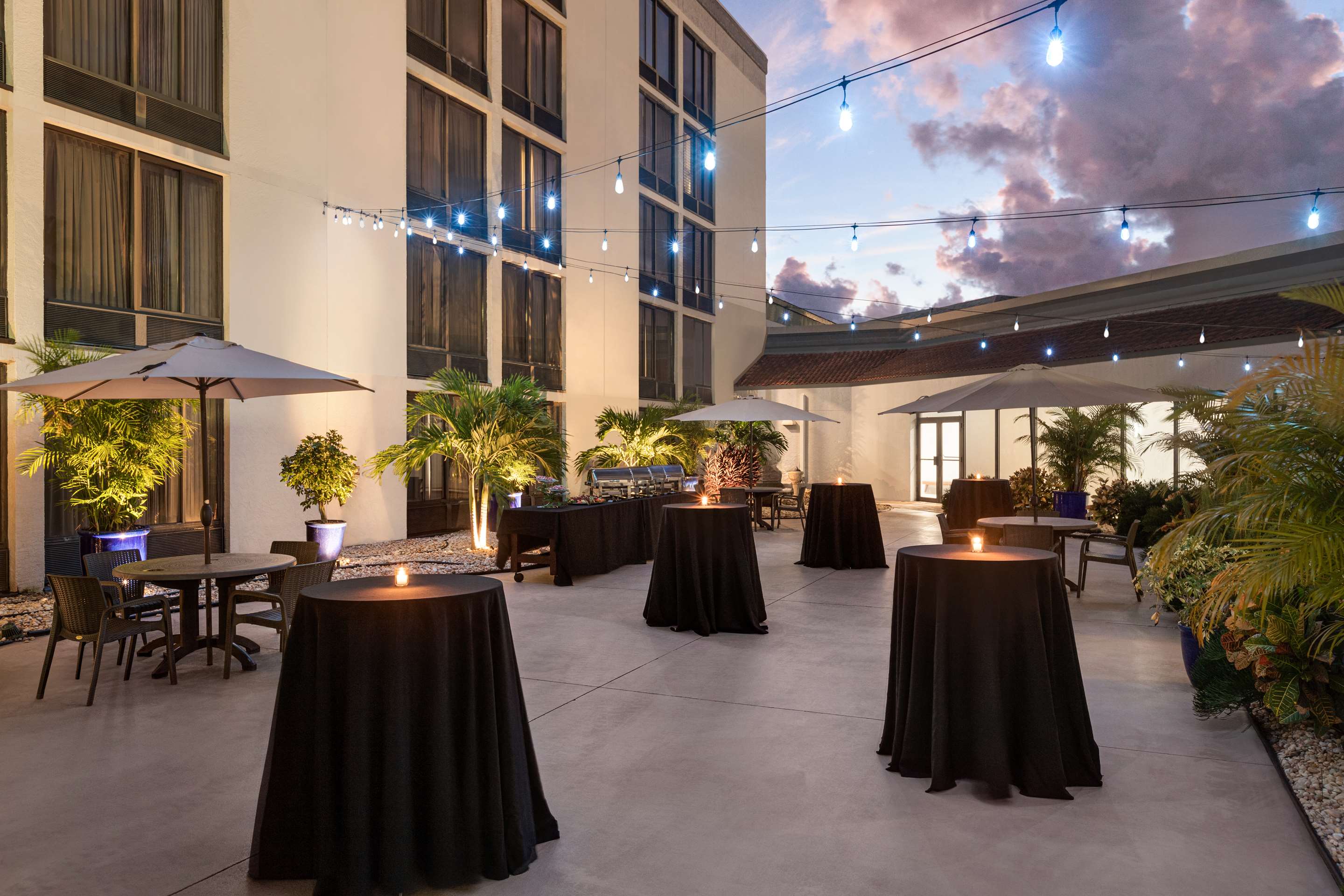 Exterior | Doubletree by Hilton Fort Myers at Bell Tower Shops