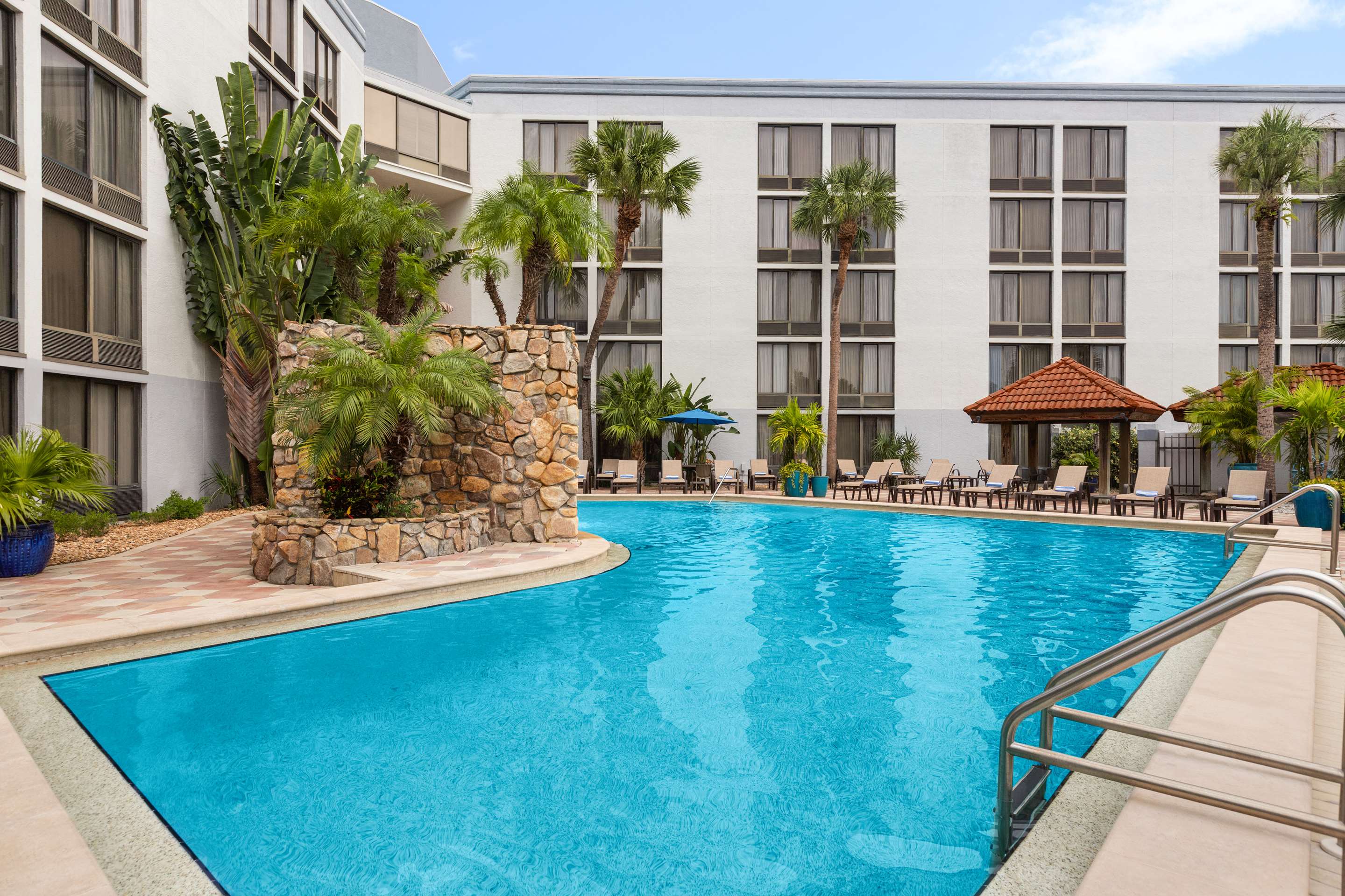 Pool | Doubletree by Hilton Fort Myers at Bell Tower Shops