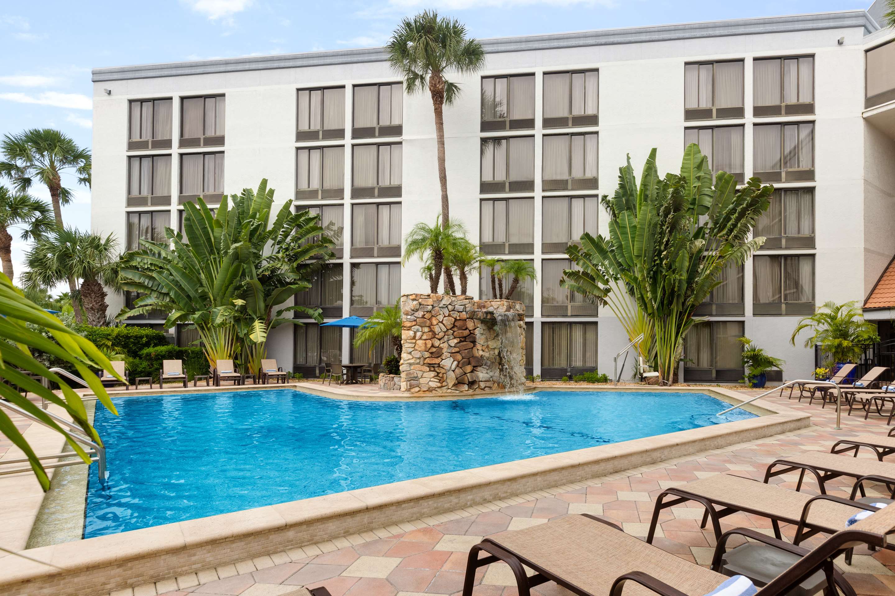 Pool | Doubletree by Hilton Fort Myers at Bell Tower Shops