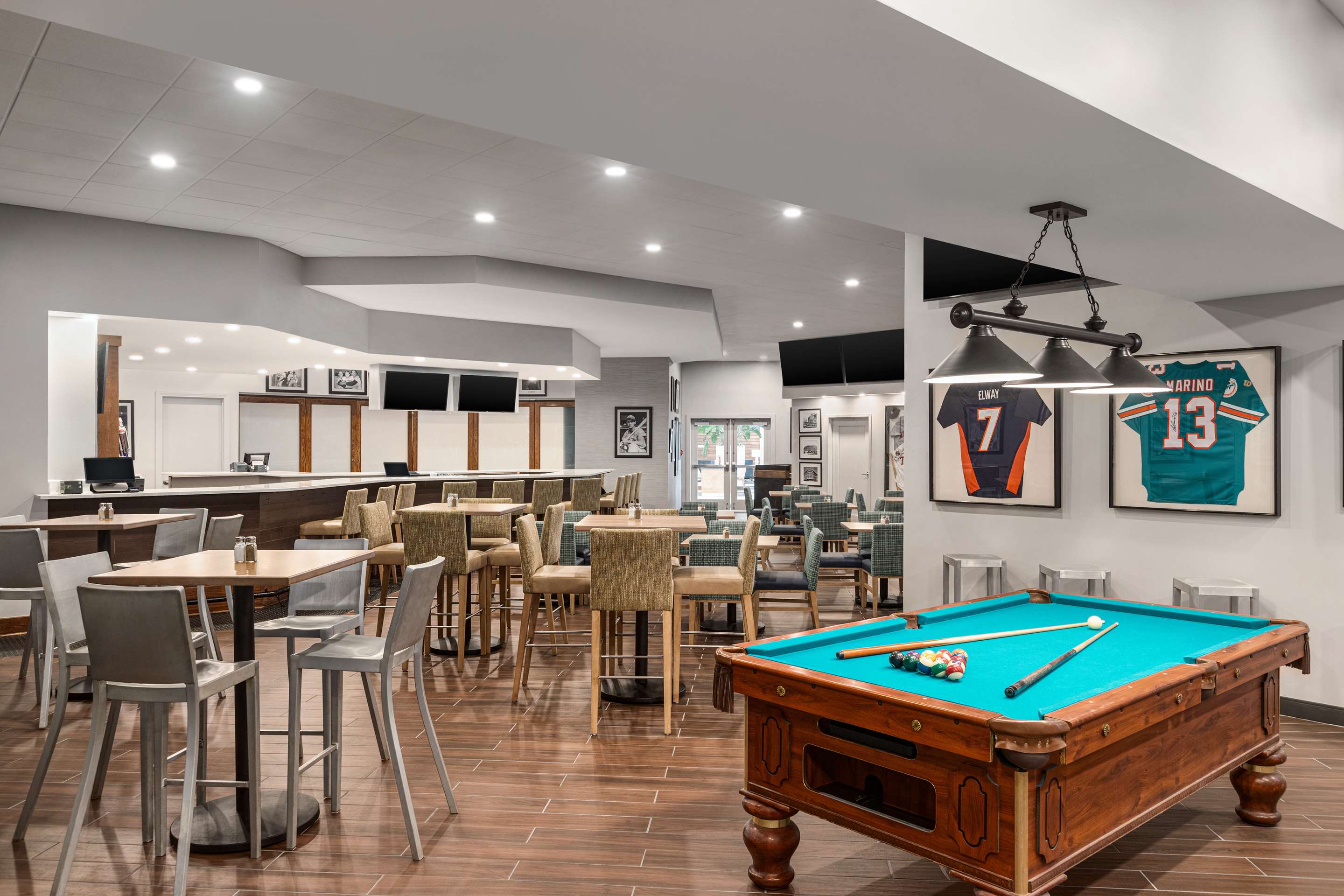 BarLounge | Doubletree by Hilton Fort Myers at Bell Tower Shops