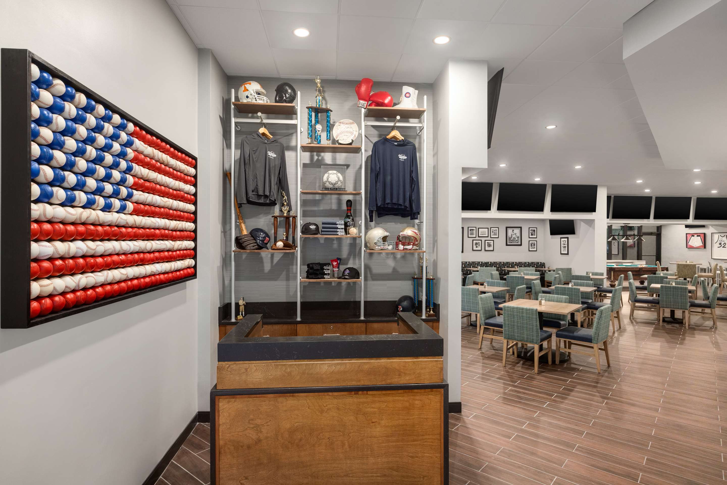 BarLounge | Doubletree by Hilton Fort Myers at Bell Tower Shops