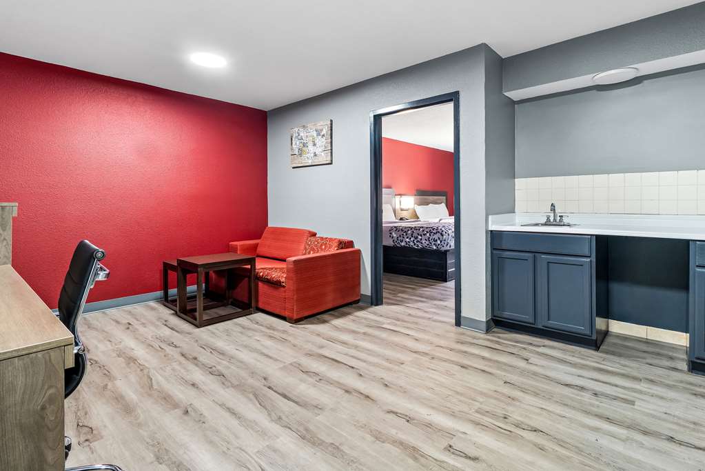ECONO LODGE KENNETT-guestroom-Guest Room,Suite,On-Site.jpg