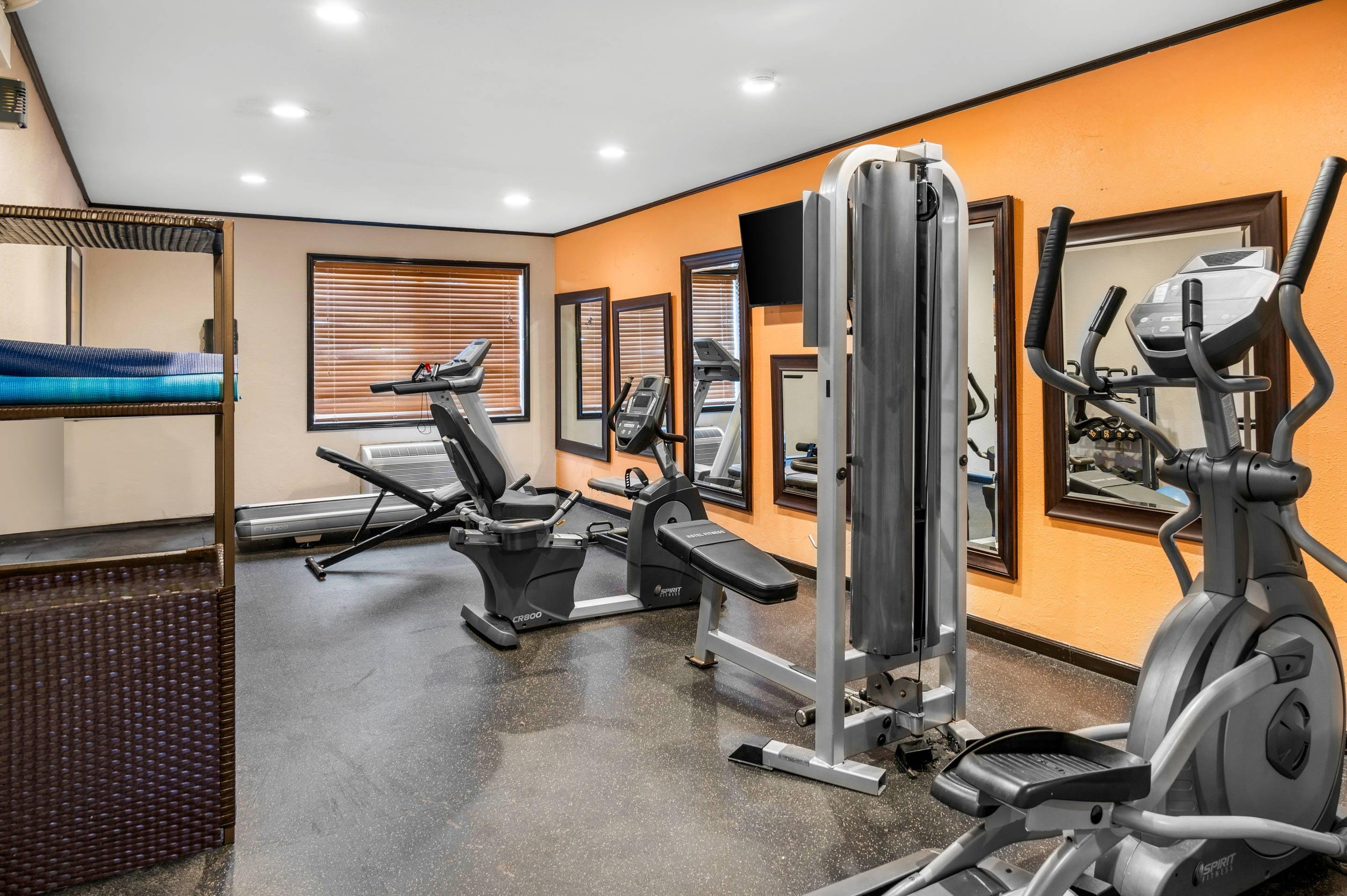 Fitness center | Comfort Inn Holland