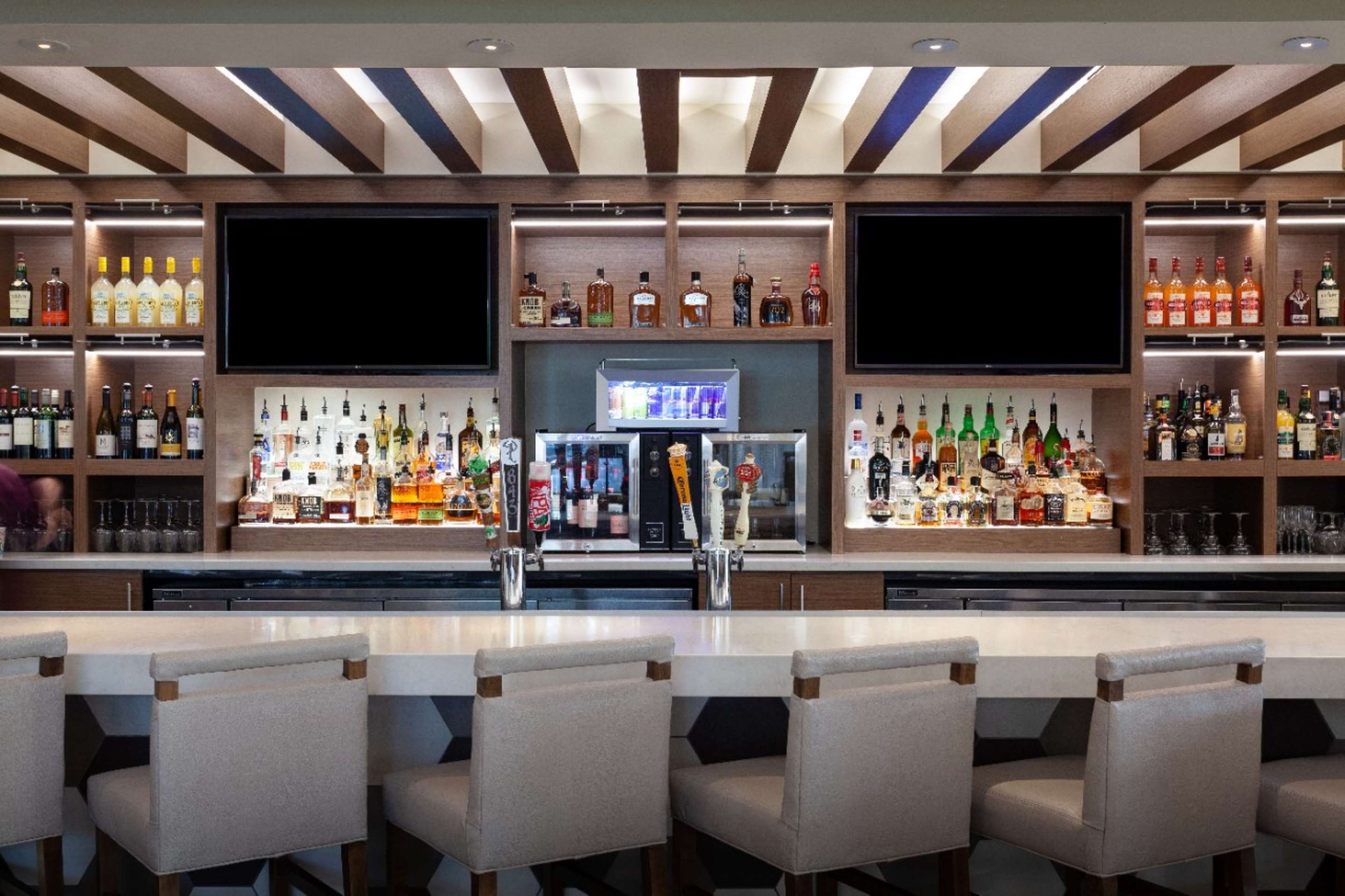 BarLounge | Hilton Beachfront Resort & Spa Hilton Head Island