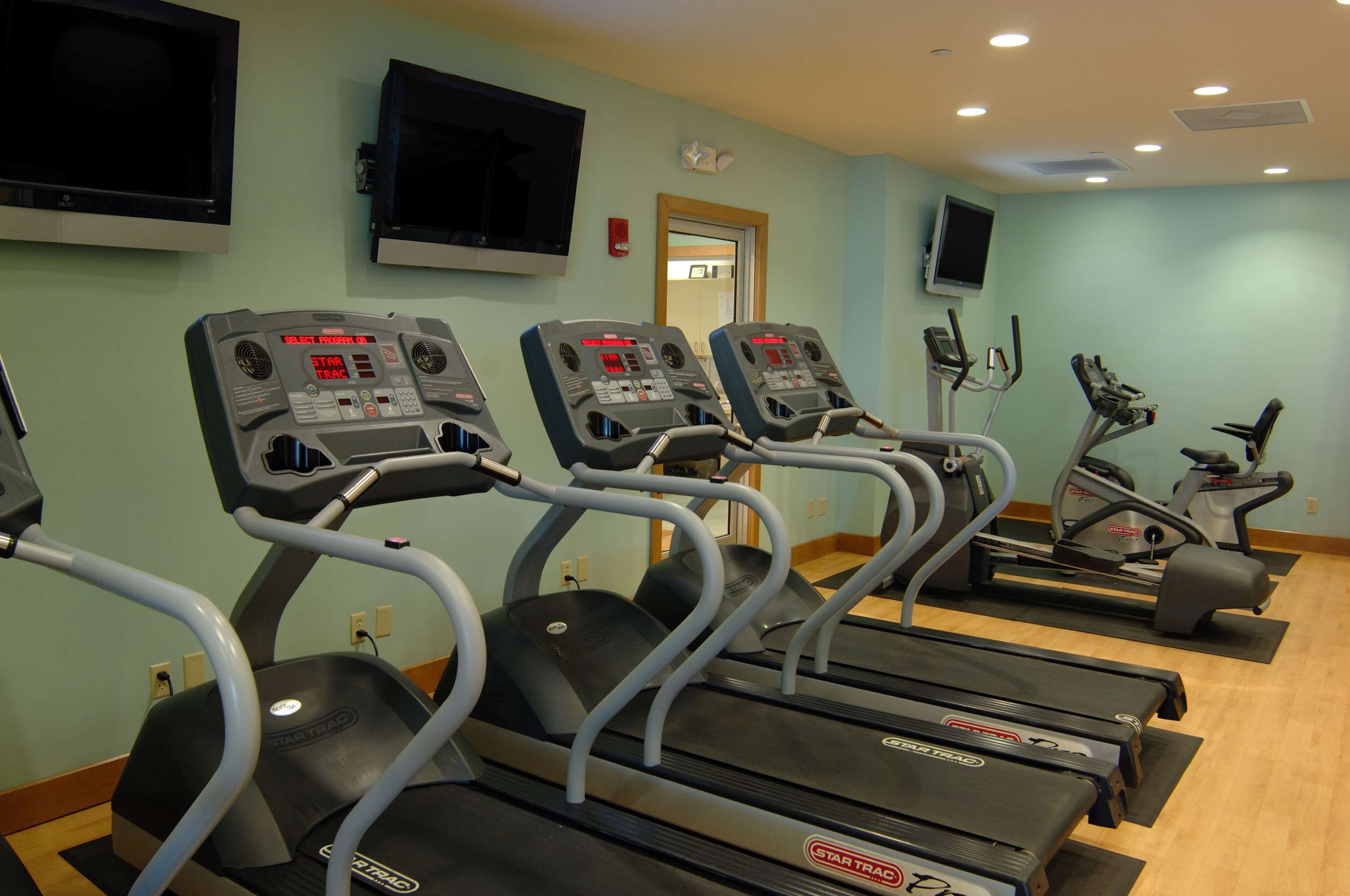 Health club fitness center gym | Hilton Beachfront Resort & Spa Hilton Head Island