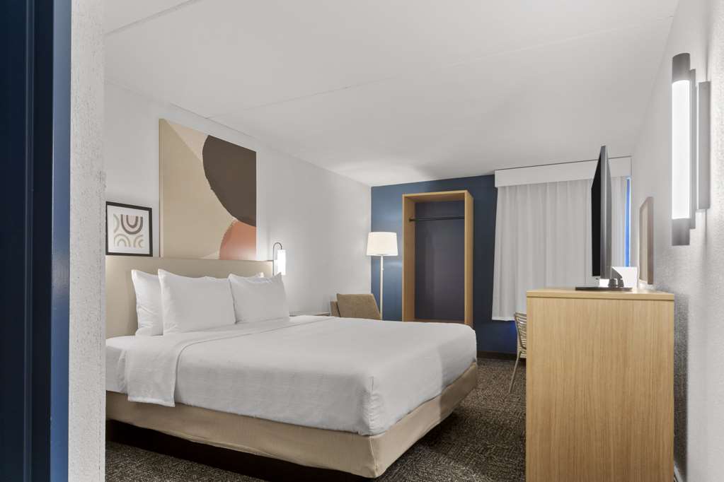 Spark by Hilton Grand Prairie - Tap to explore photos