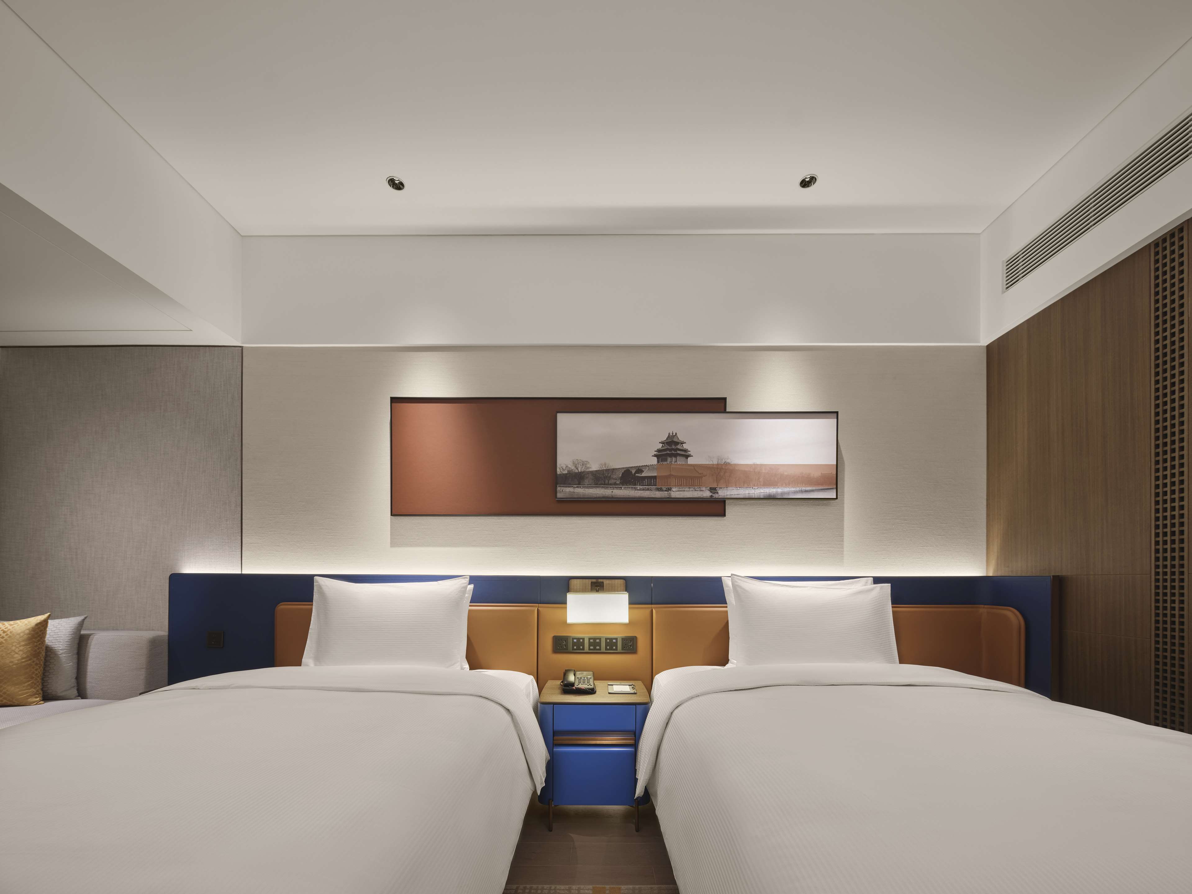 DoubleTree by Hilton Beijing East Third Ring Road Room Type - TWIN DELUXE ROOM