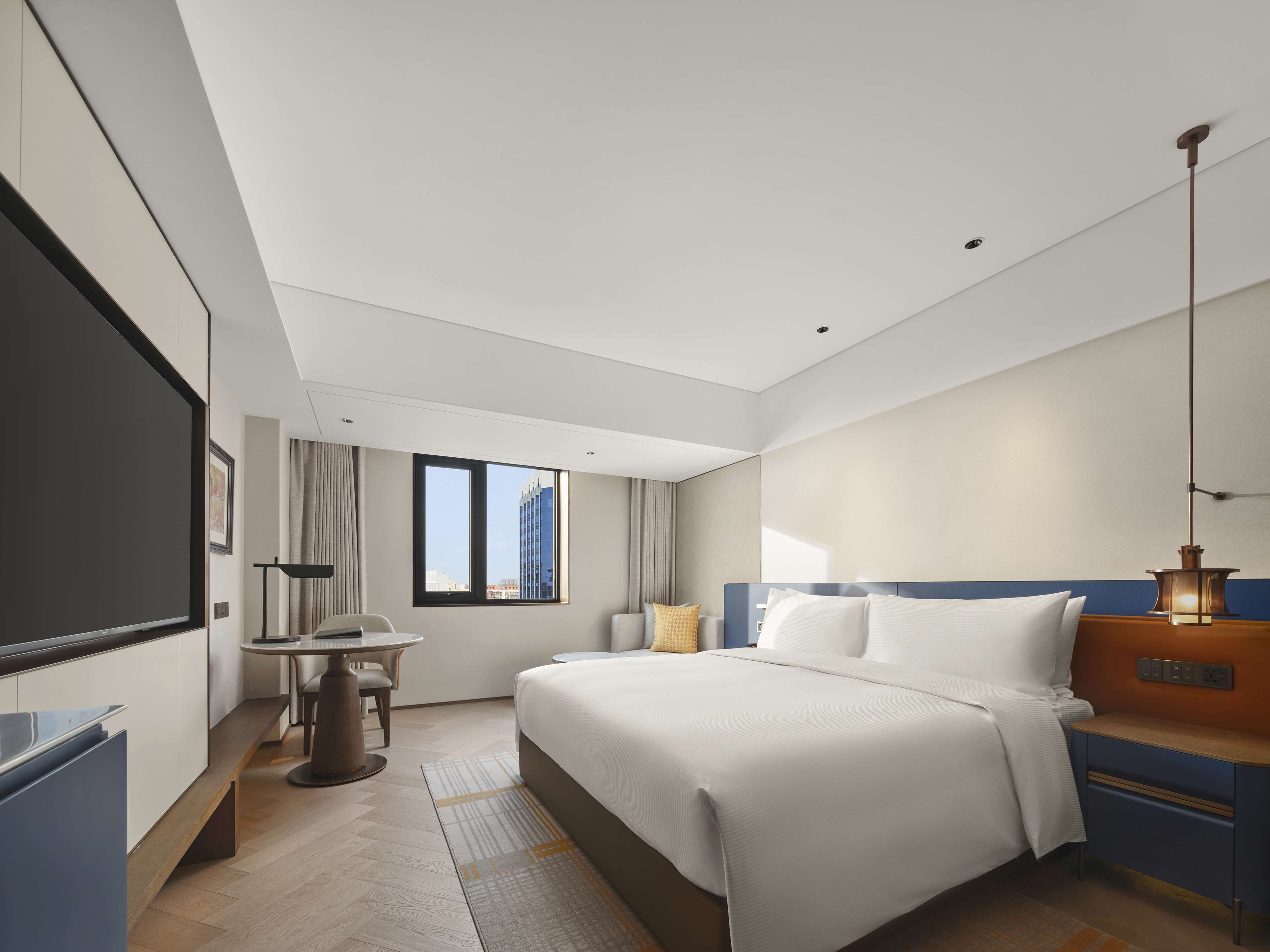 DoubleTree by Hilton Beijing East Third Ring Road Room Type - KING GUEST ROOM