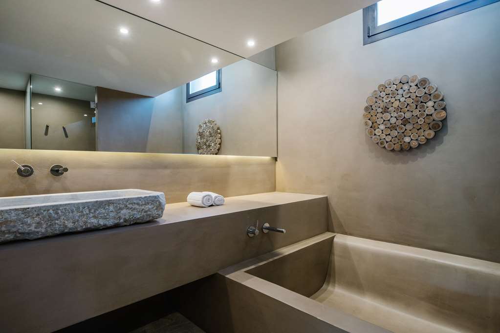 MAS SALAGROS ECORESORT-guestroom-Guest Room,Bathroom,Suite,On-Site.jpg