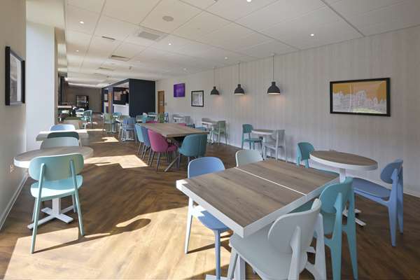 Dining,Dining Area,Restaurant,On-Site